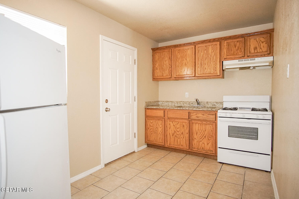 8604 Lawson Street - Photo 4