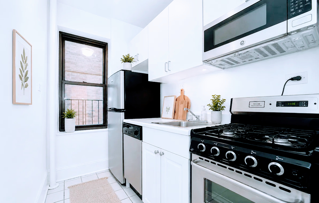124 East 24th Street - Photo 4