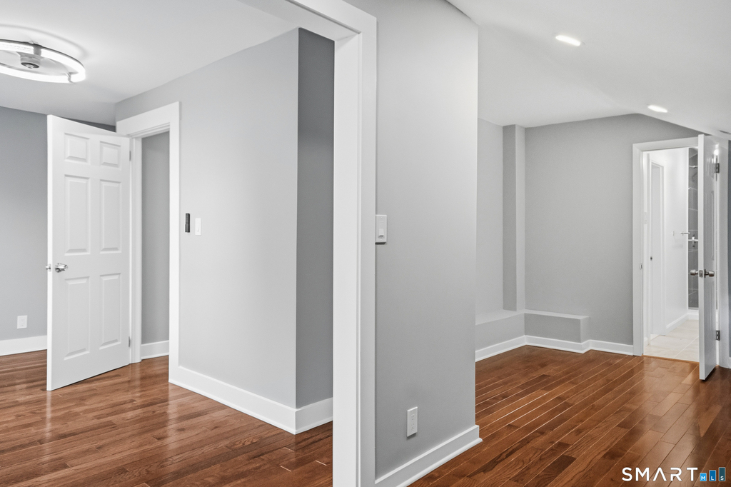 275 Riverview Avenue - Photo 24