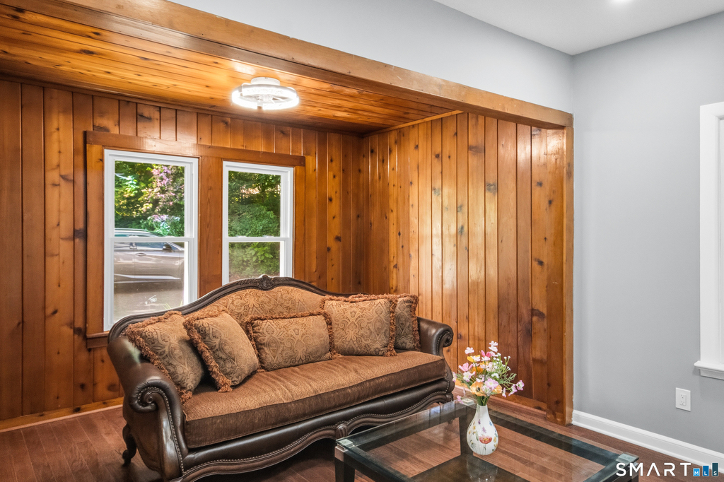 275 Riverview Avenue - Photo 11