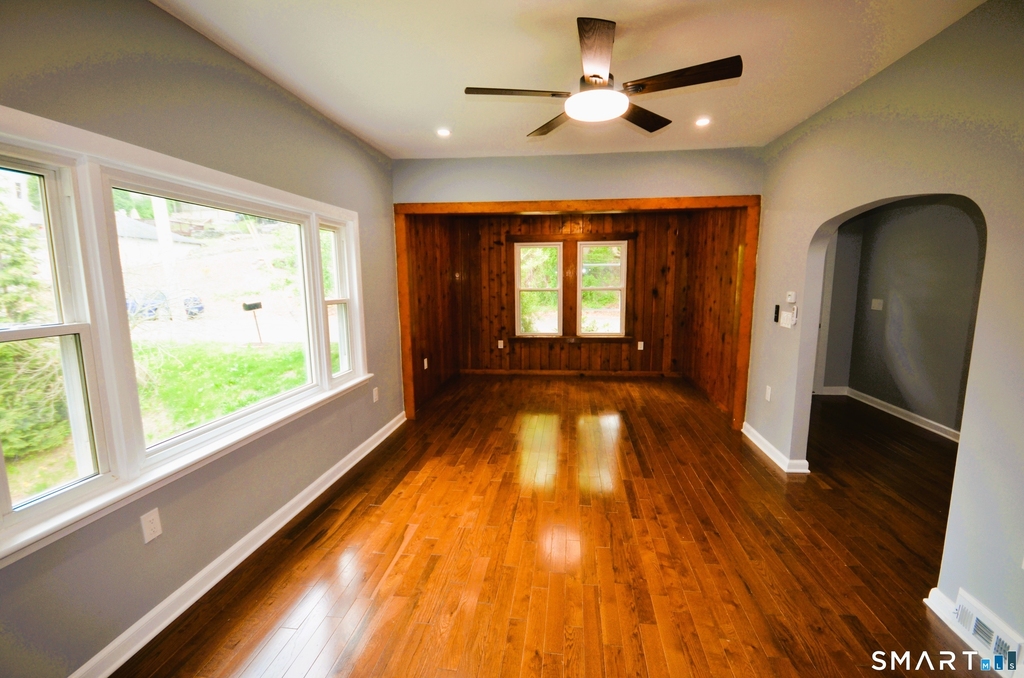 275 Riverview Avenue - Photo 13