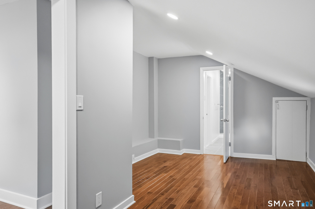 275 Riverview Avenue - Photo 23