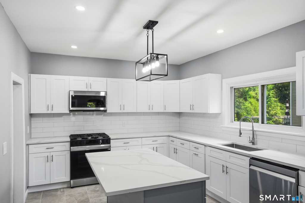 275 Riverview Avenue - Photo 3