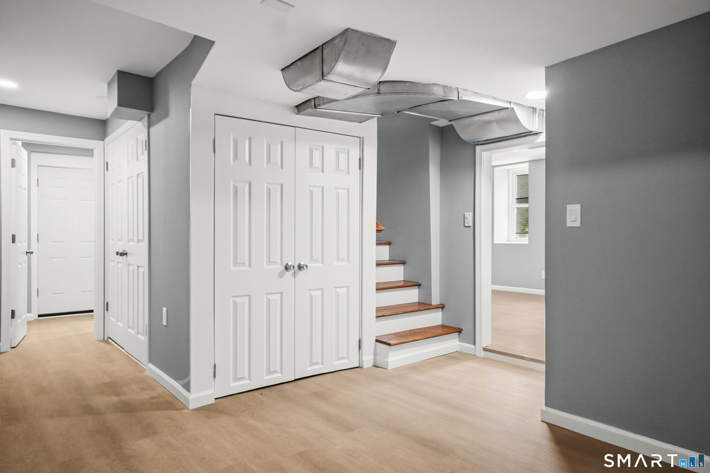 275 Riverview Avenue - Photo 31