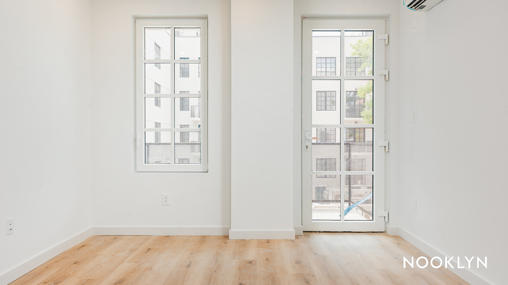 68 Gold Street - Photo 2