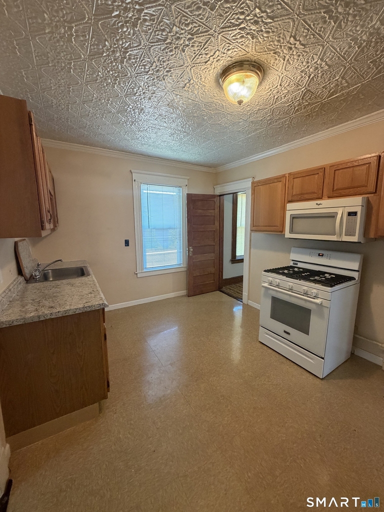 9 Pierpont Street - Photo 2