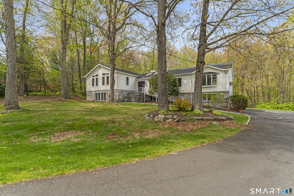 89 Cranbury Drive - Photo 0