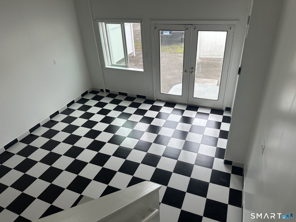 379 Derby Avenue - Photo 9