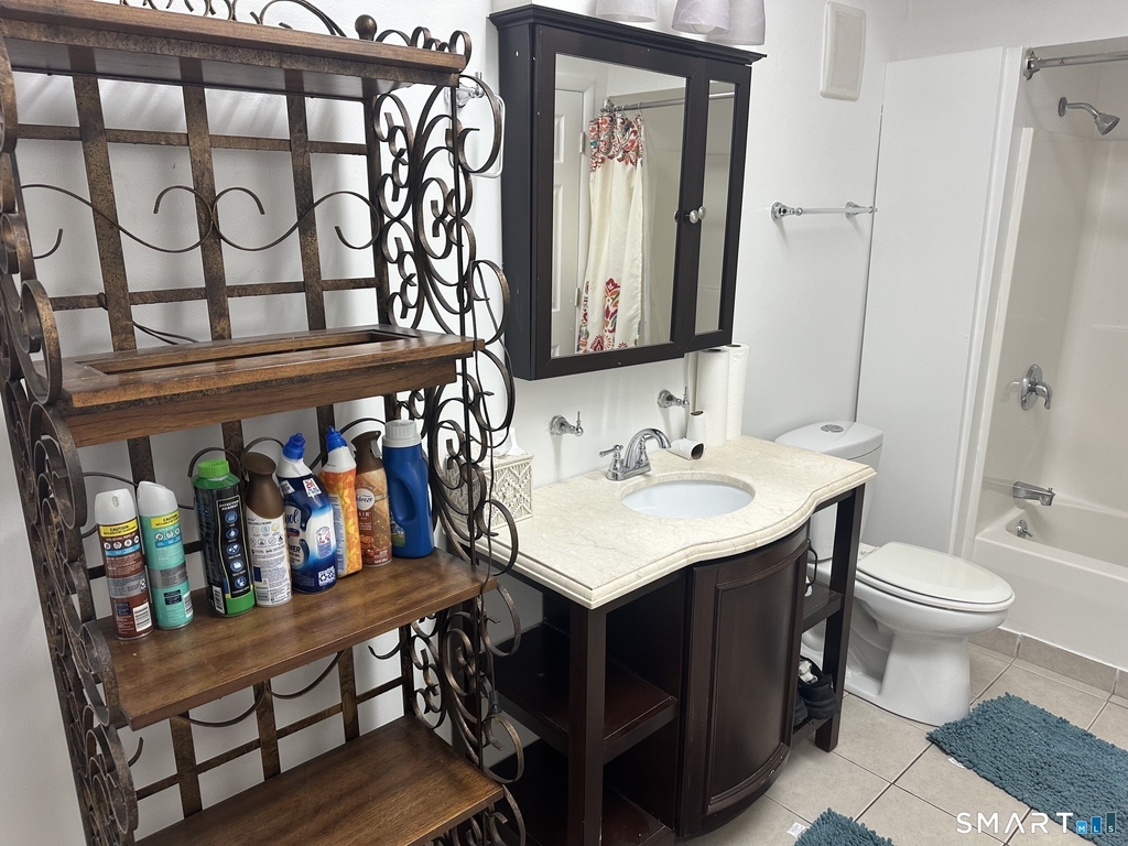 379 Derby Avenue - Photo 4