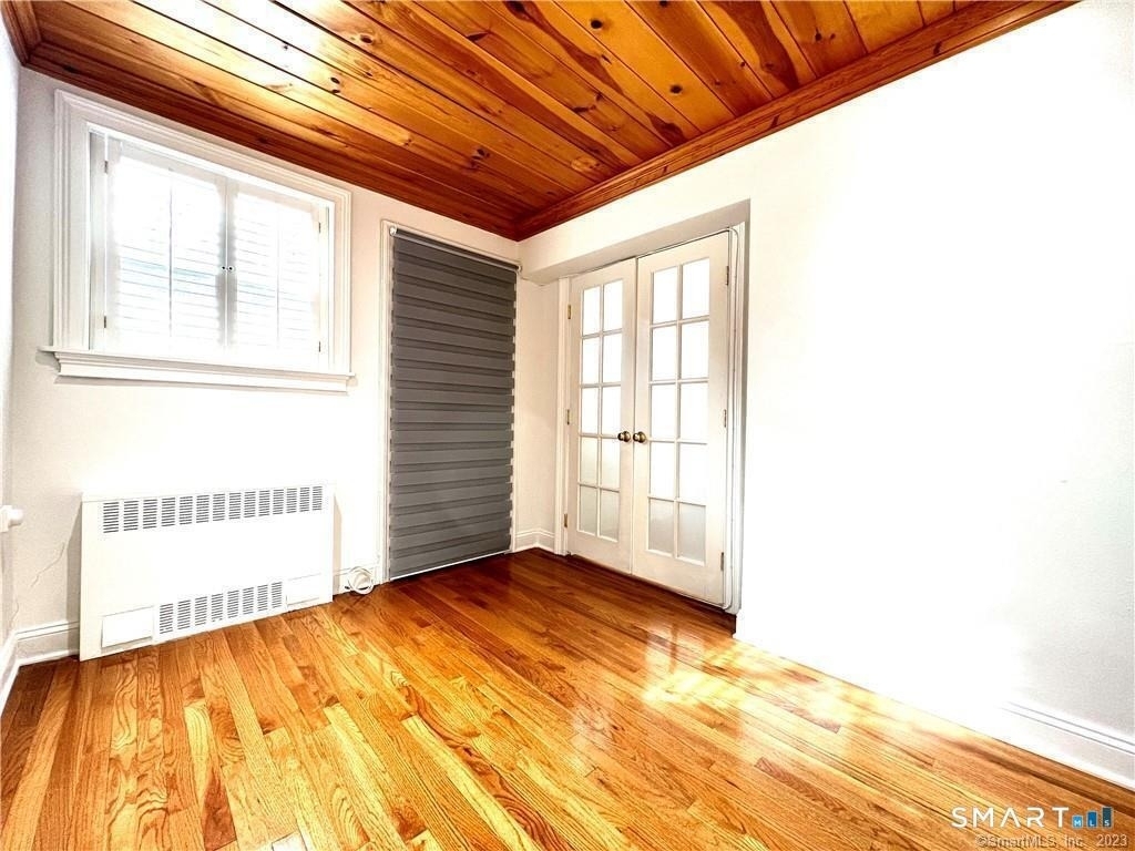 11 Bedford Avenue - Photo 5