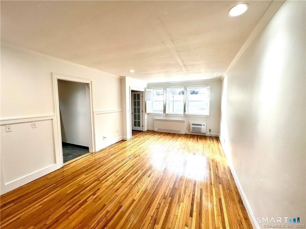 11 Bedford Avenue - Photo 2