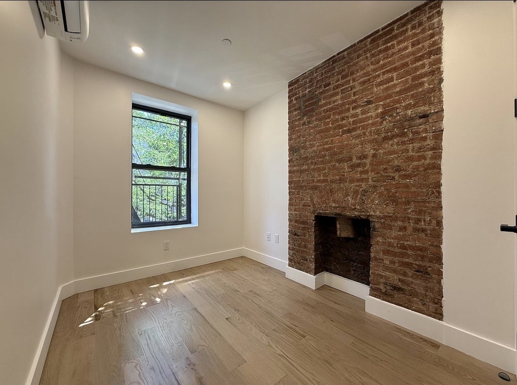 2324 Bedford Avenue - Photo 10