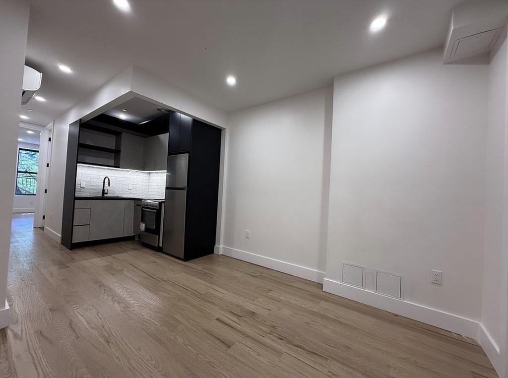 2324 Bedford Avenue - Photo 6