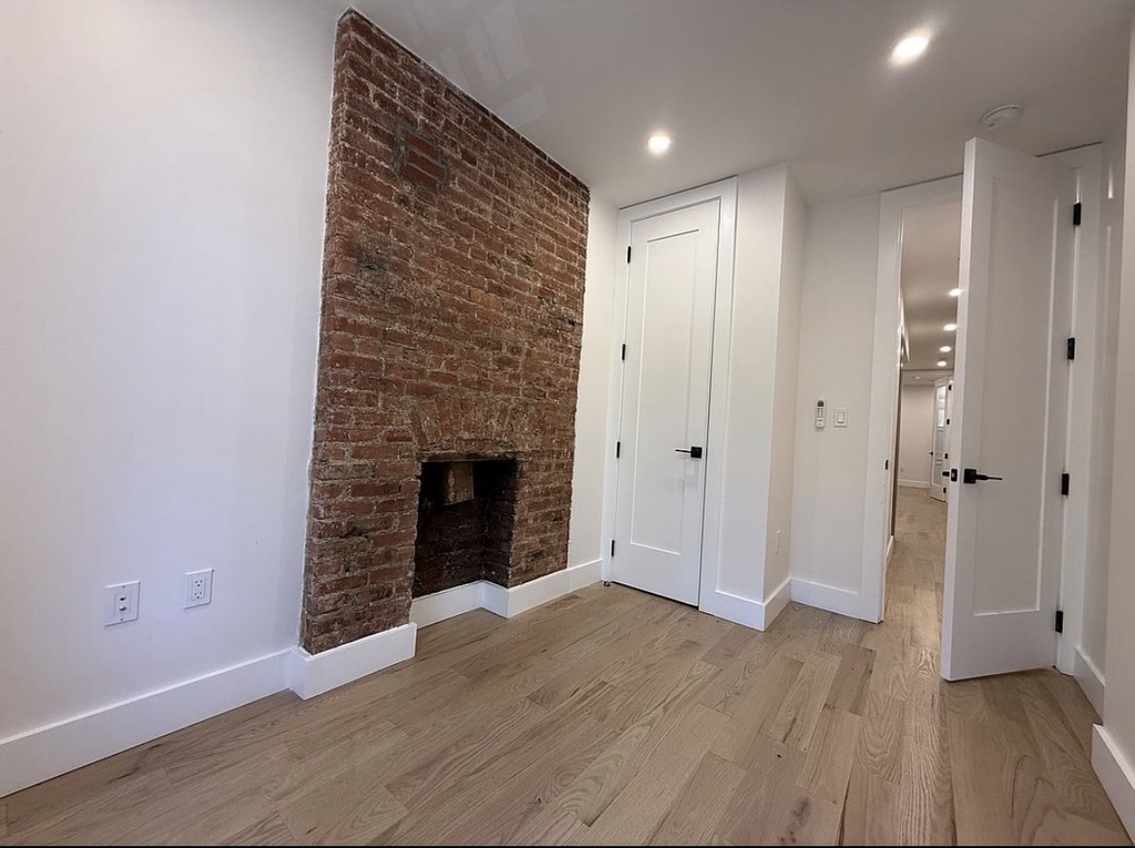 2324 Bedford Avenue - Photo 11