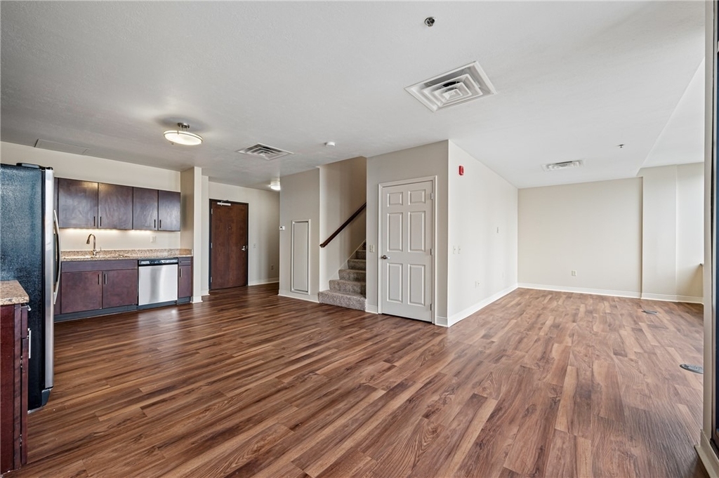 300 Liberty Avenue #1518 - Photo 2