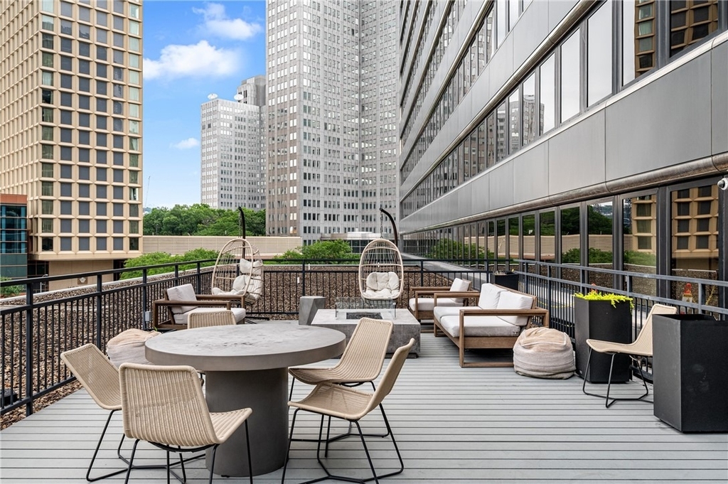 300 Liberty Avenue #1518 - Photo 12