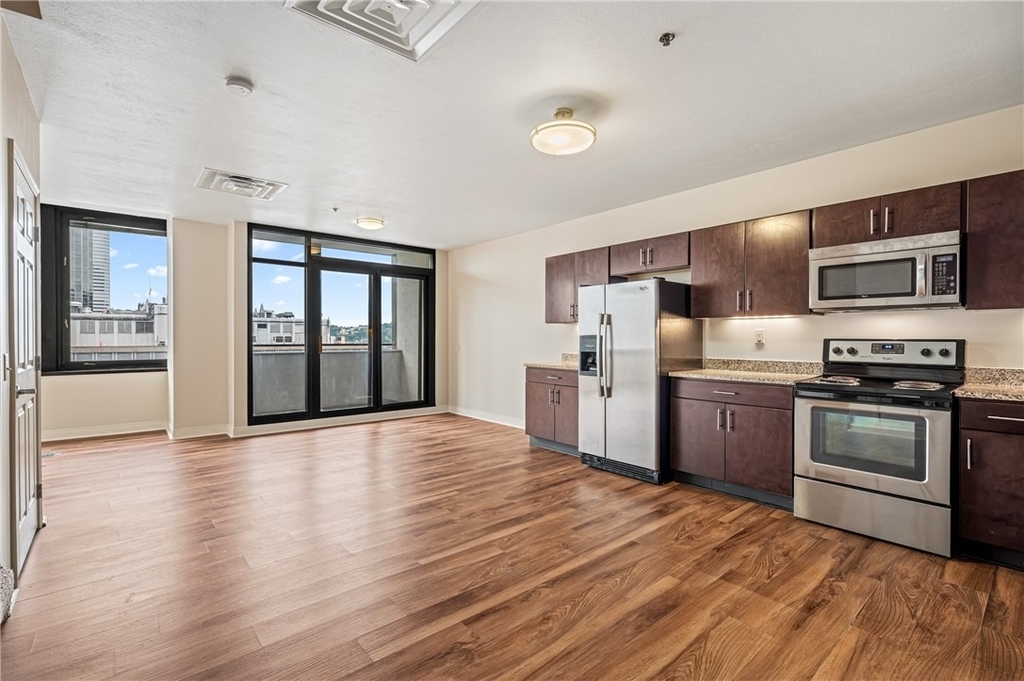 300 Liberty Avenue #1518 - Photo 1