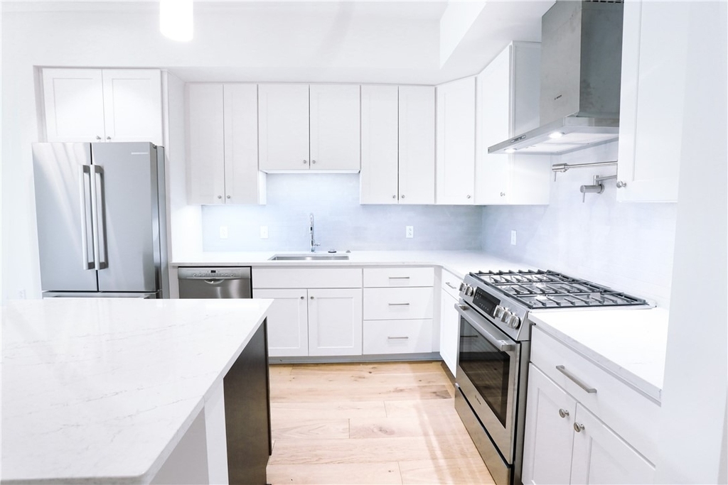 2330 Penn Ave - Photo 4