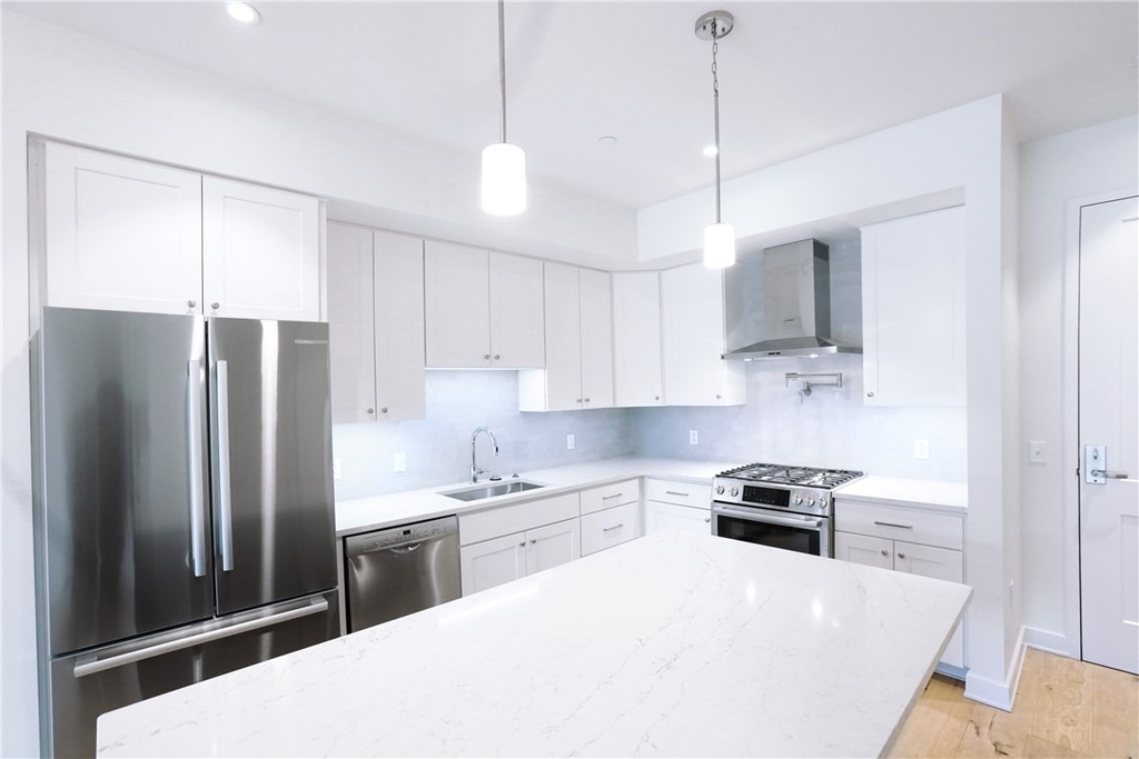 2330 Penn Ave - Photo 5