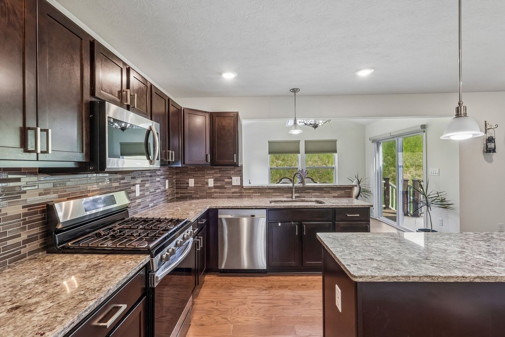 1105 Deerfield Drive - Photo 12