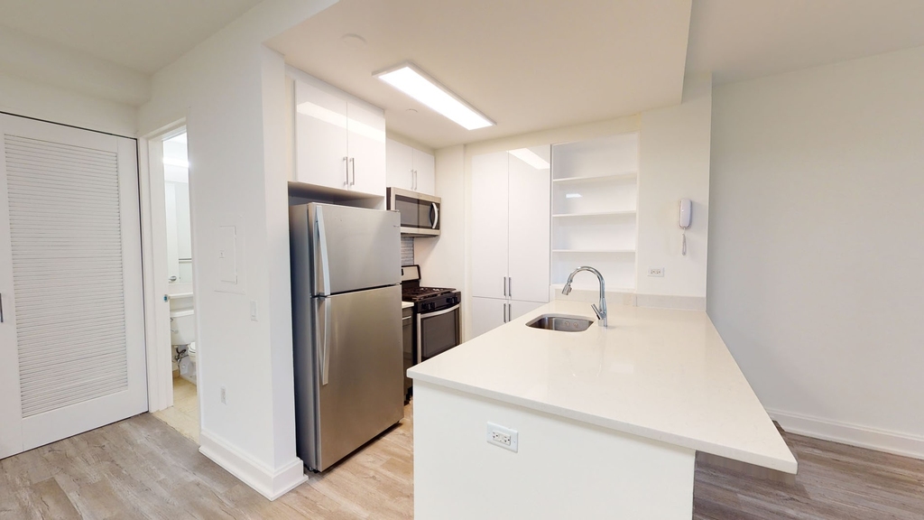 10 Hanover Square - Photo 2
