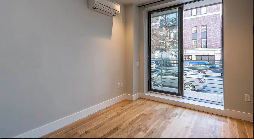 Leonard Street - Photo 5
