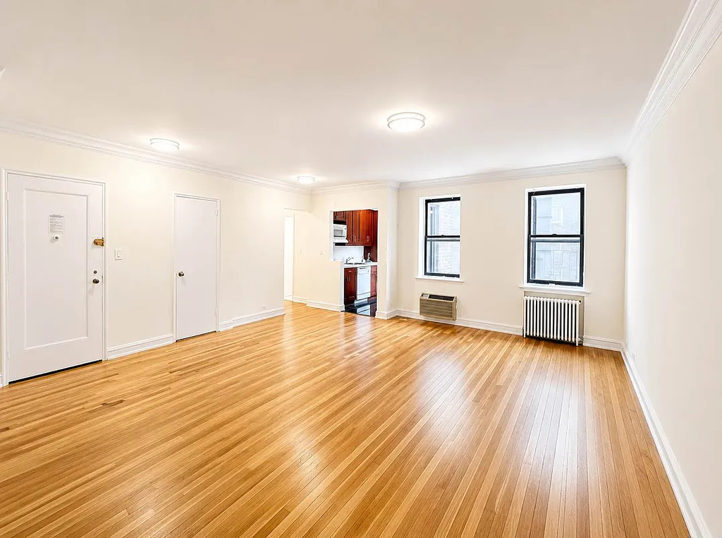 1680 York Avenue - Photo 1