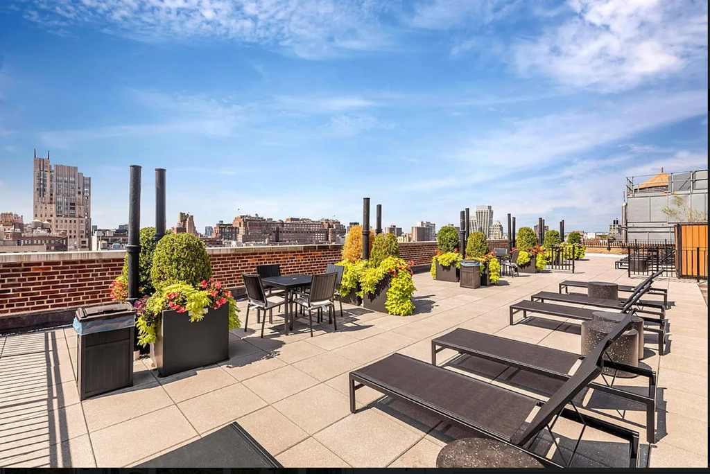 West 23th Street - Photo 8