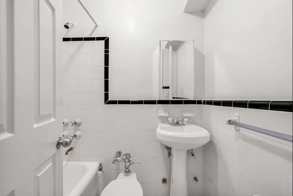 West 23th Street - Photo 5