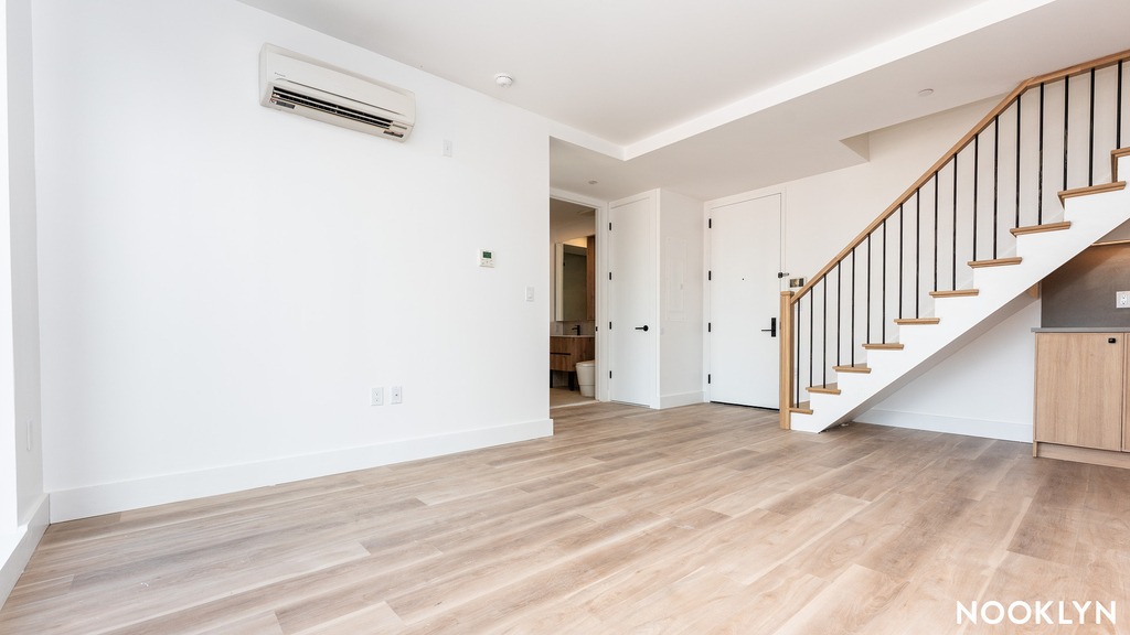 303 Wythe Avenue - Photo 2
