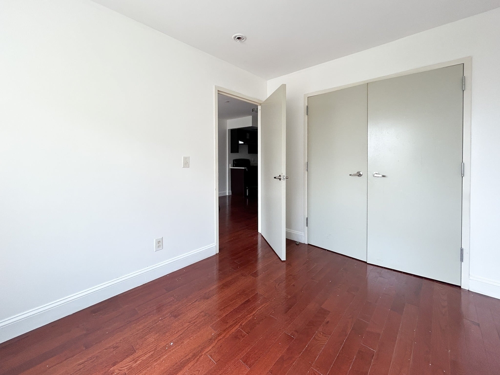 2120 Daly Ave - Photo 1