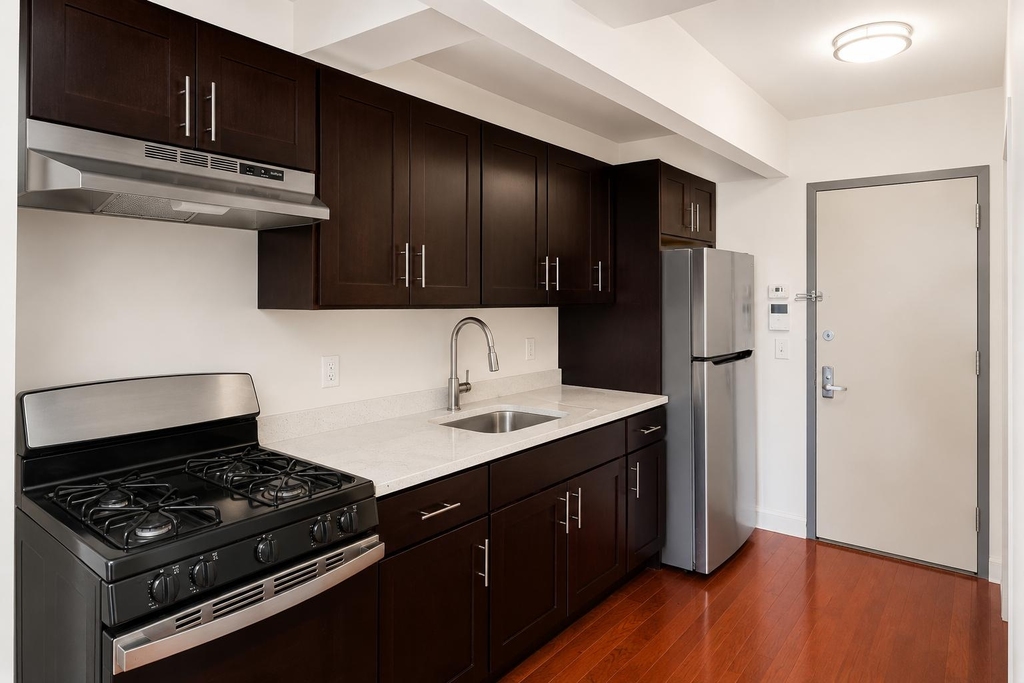 2120 Daly Ave - Photo 3