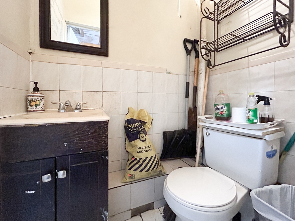 35a Sherman Ave - Photo 7