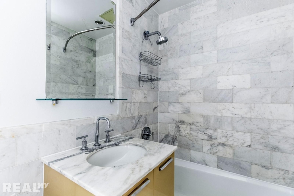 East 34th Street - Photo 6