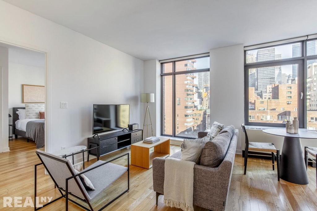 East 34th Street - Photo 4