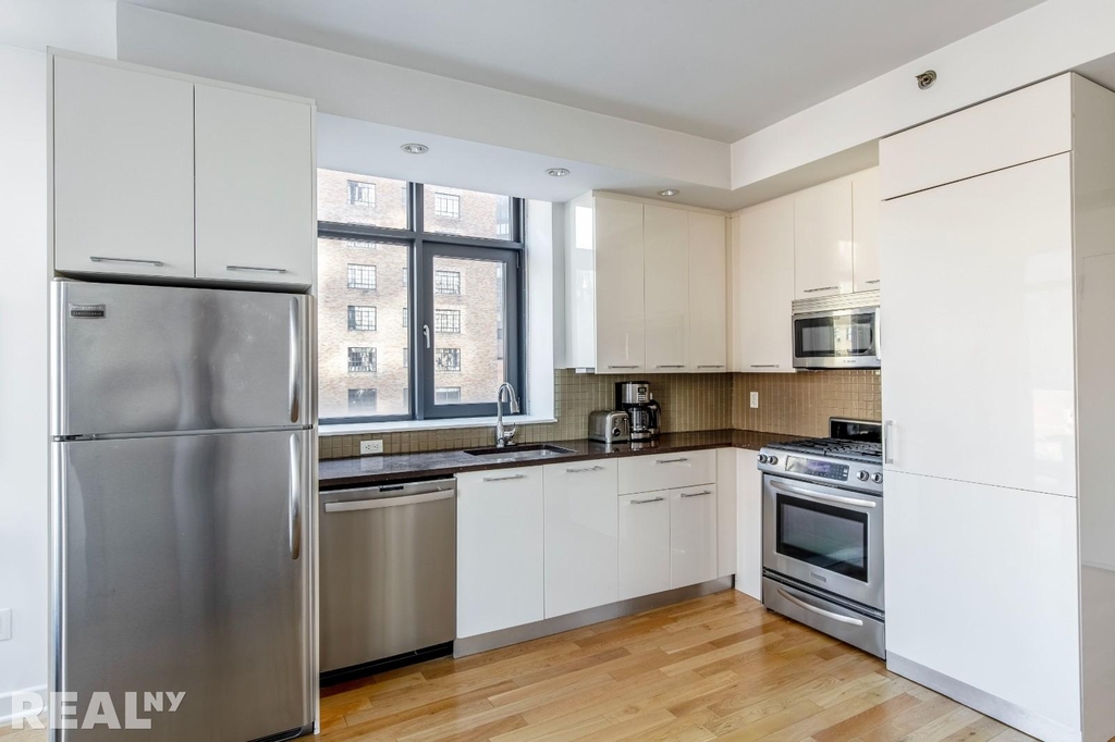 East 34th Street - Photo 5