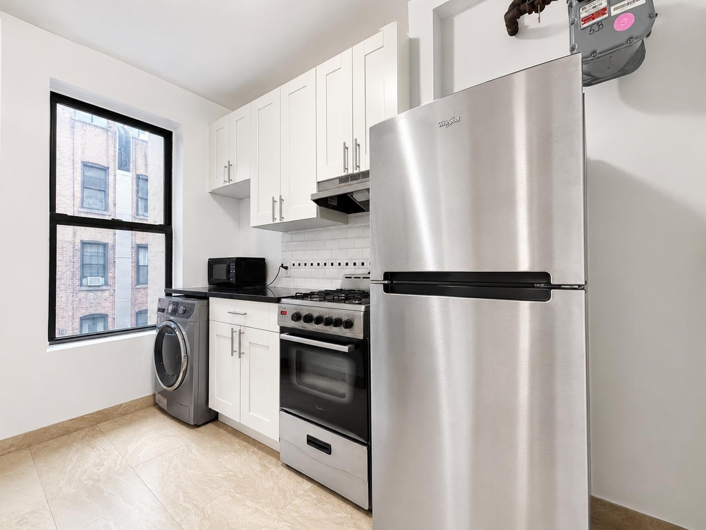 1270 First Avenue - Photo 7