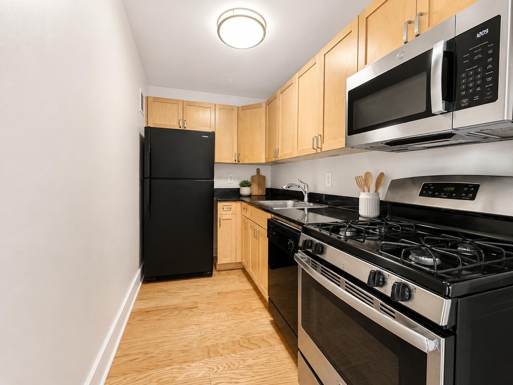 323 West 96th Street - Photo 7