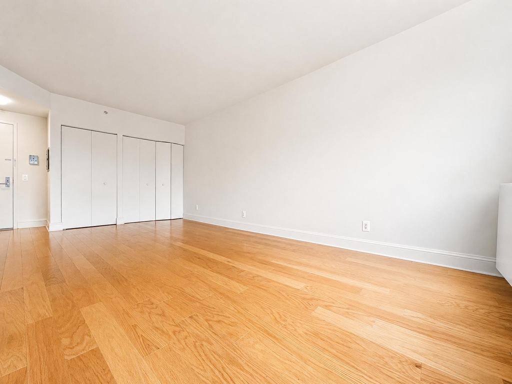 323 West 96th Street - Photo 3