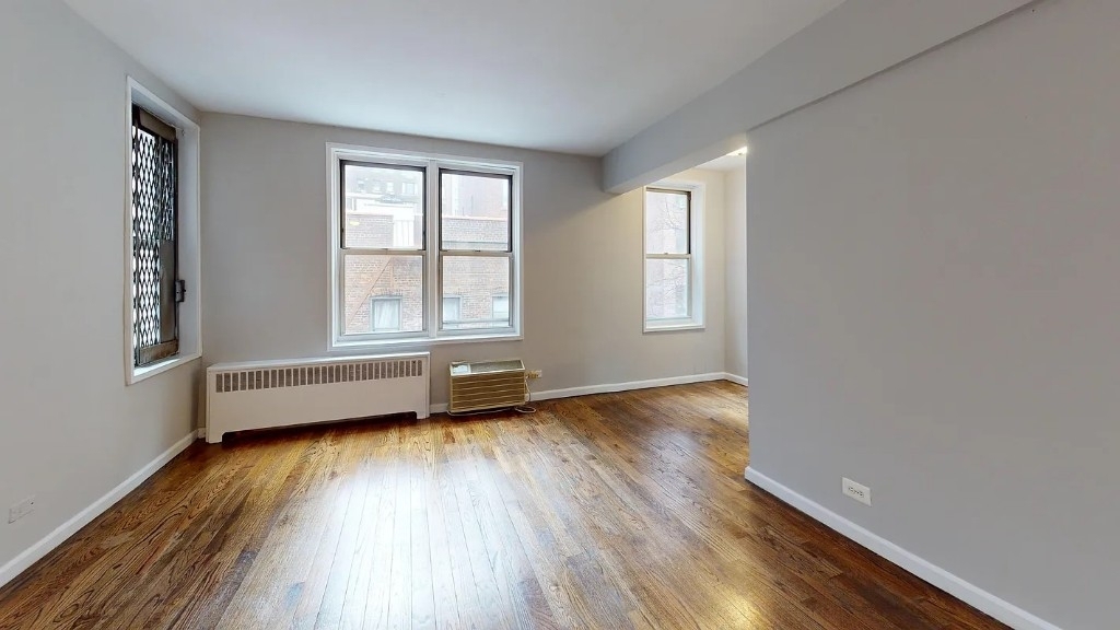 East 58th Street - Photo 7