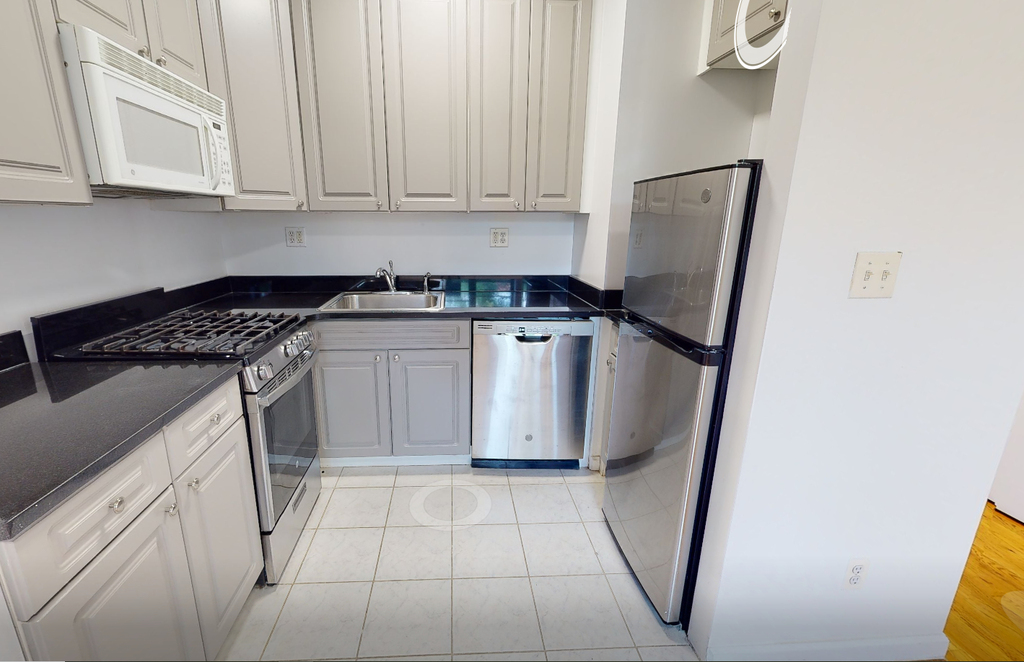 318 East 89th Street - Photo 0