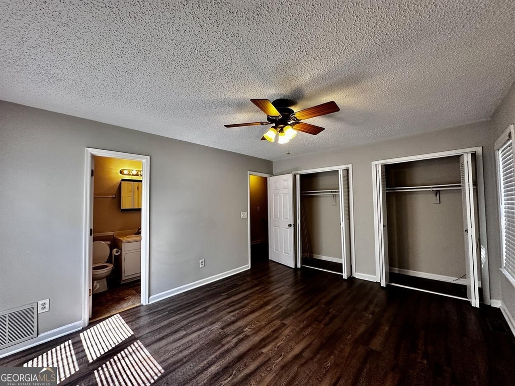 1060 Falling Water Drive Se - Photo 10