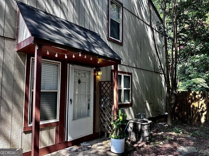 1060 Falling Water Drive Se - Photo 2