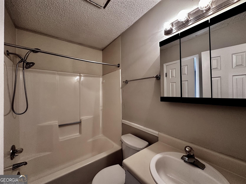 1060 Falling Water Drive Se - Photo 12