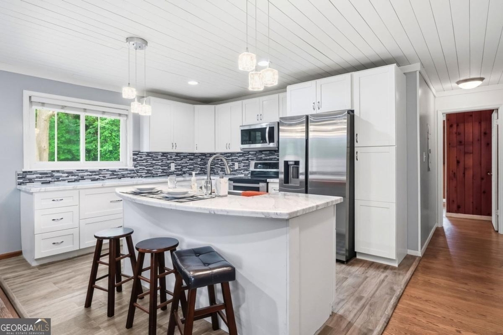 1808 Sandy Plains Road - Photo 4