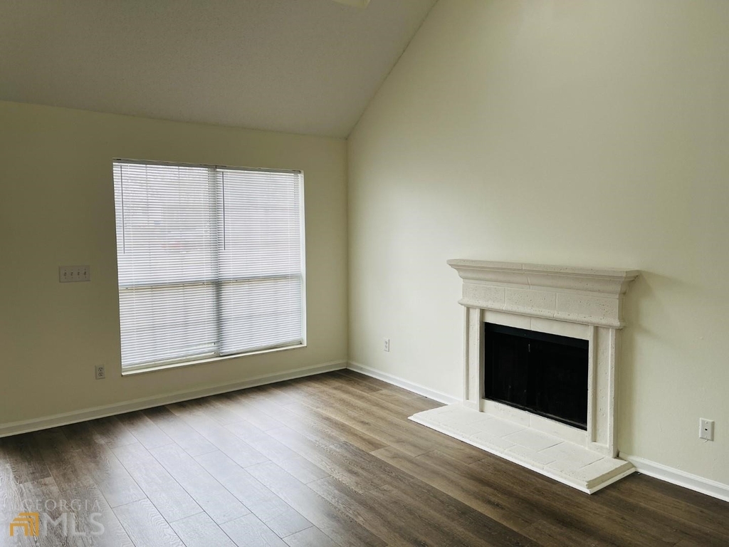4037 Ravenwood Court - Photo 8