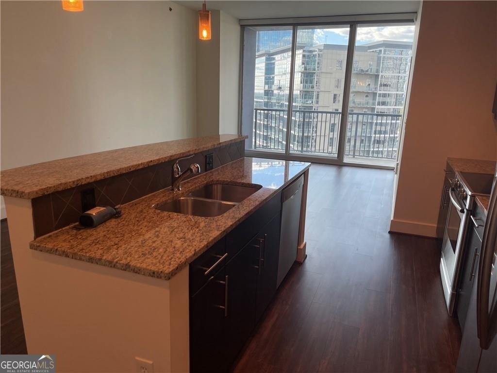 1080 Peachtree Street Ne - Photo 2