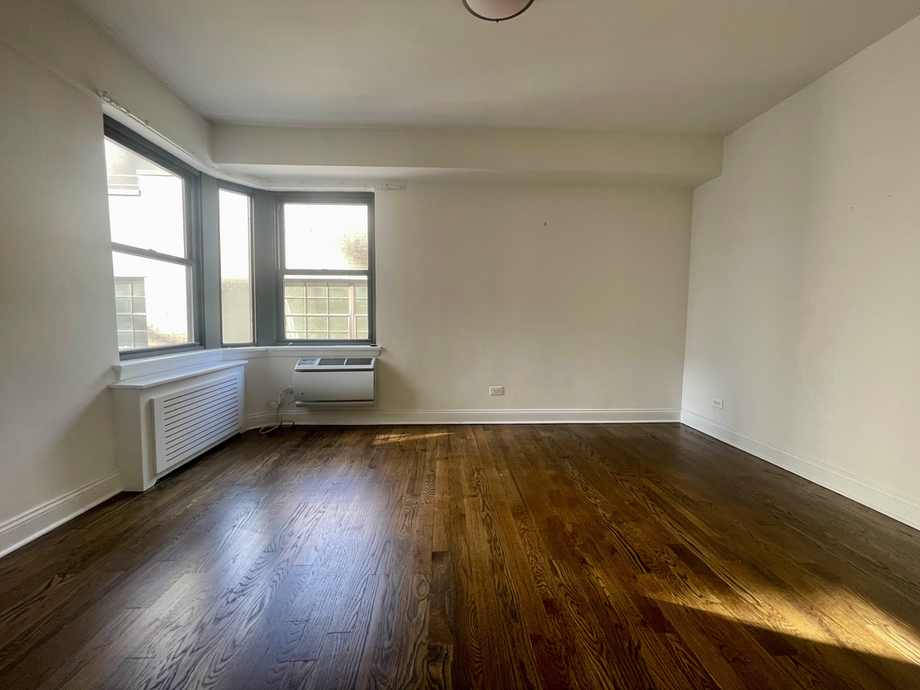 East 57th Street - Photo 5
