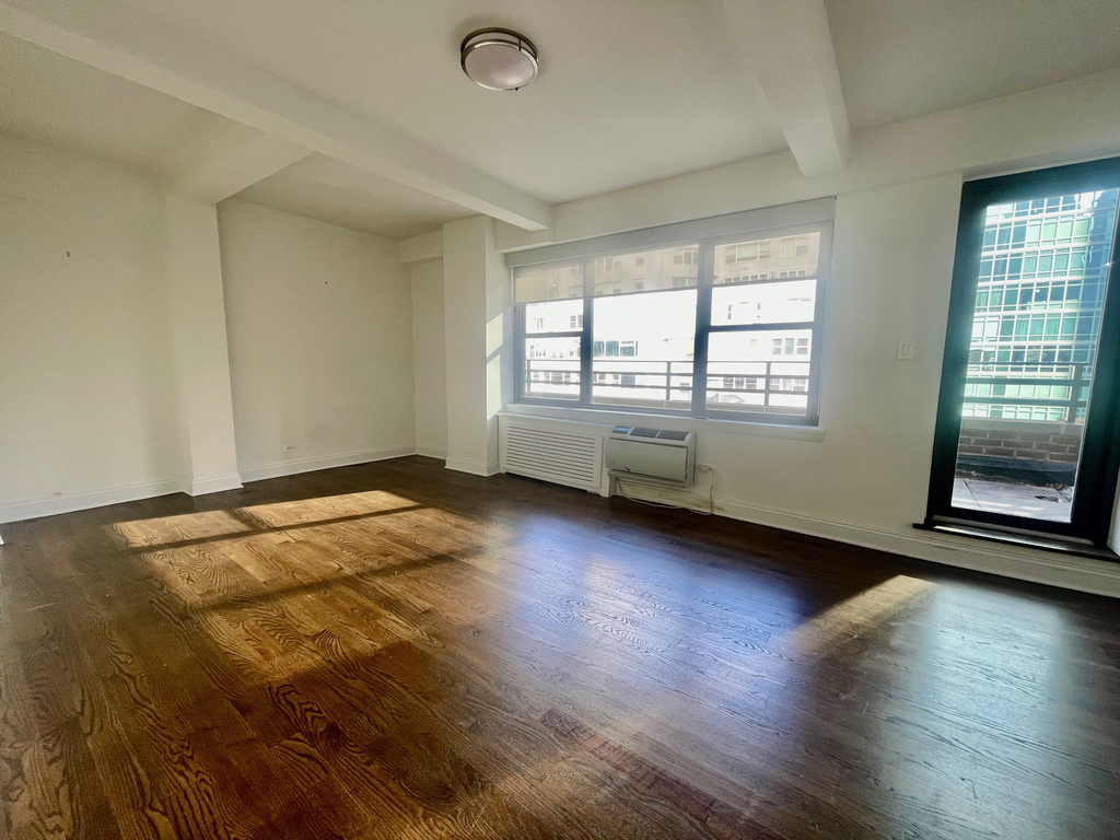 East 57th Street - Photo 2