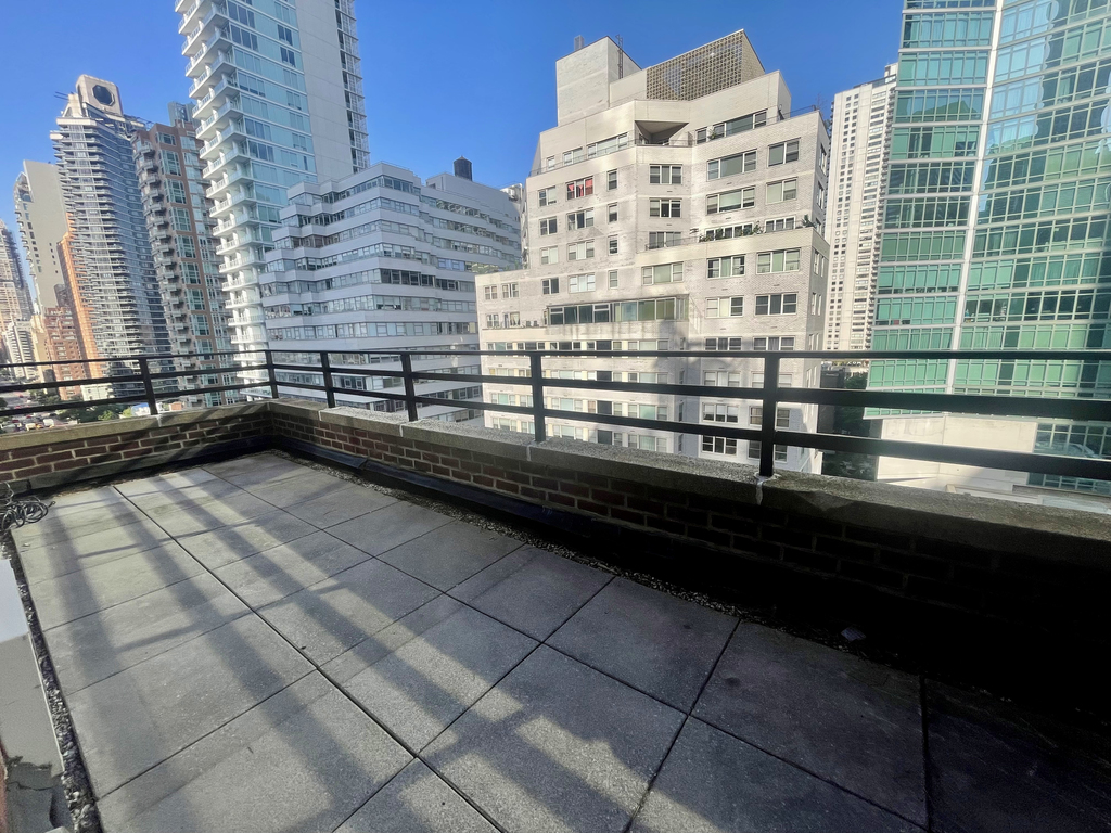 East 57th Street - Photo 0